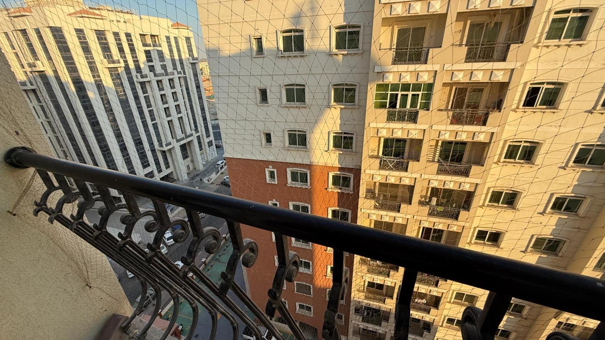 Apartament Spacious With Balcony Trafalgar Tower International