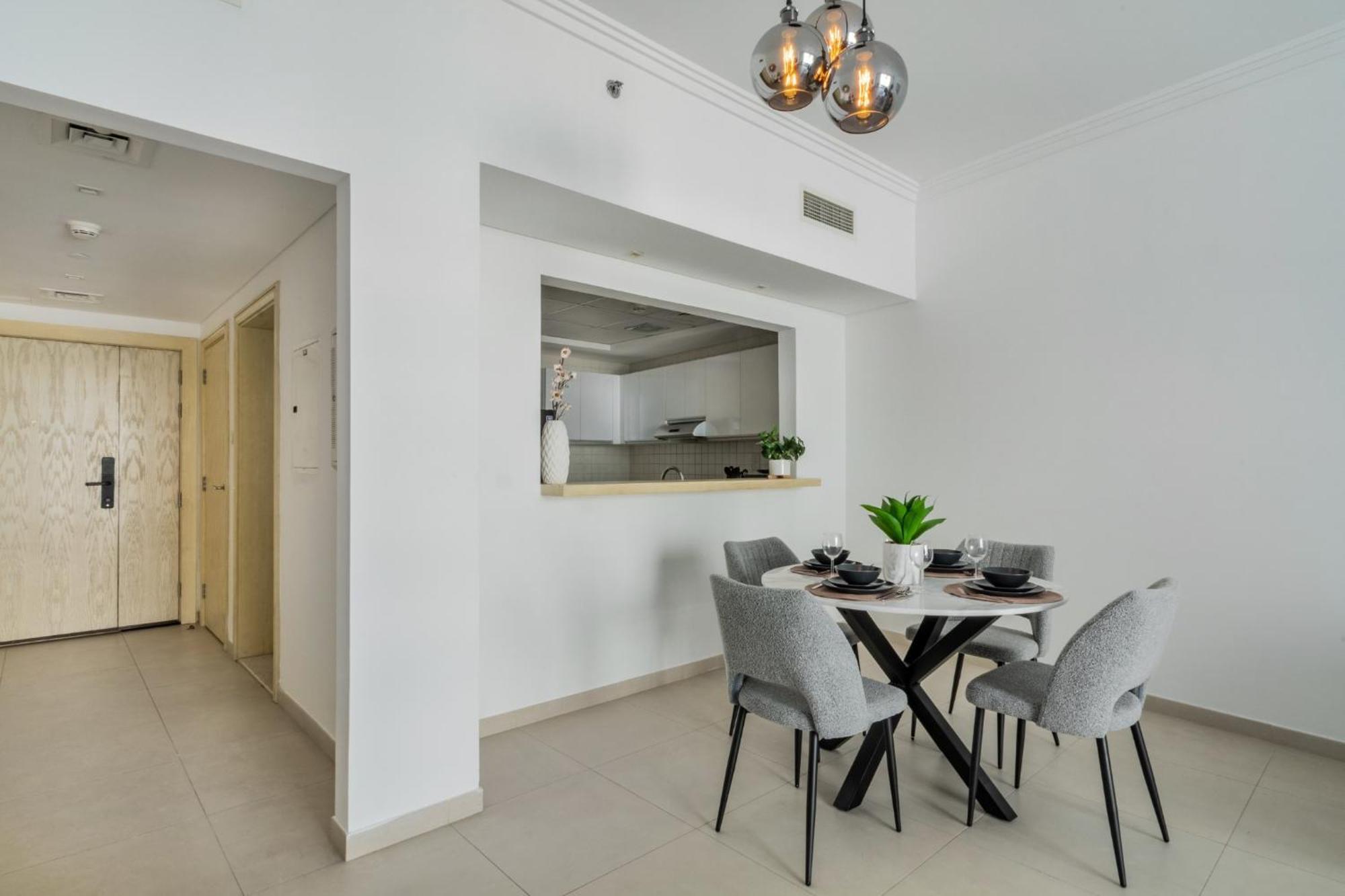 Appartement Artistic Retreat In Jbr With Private Access