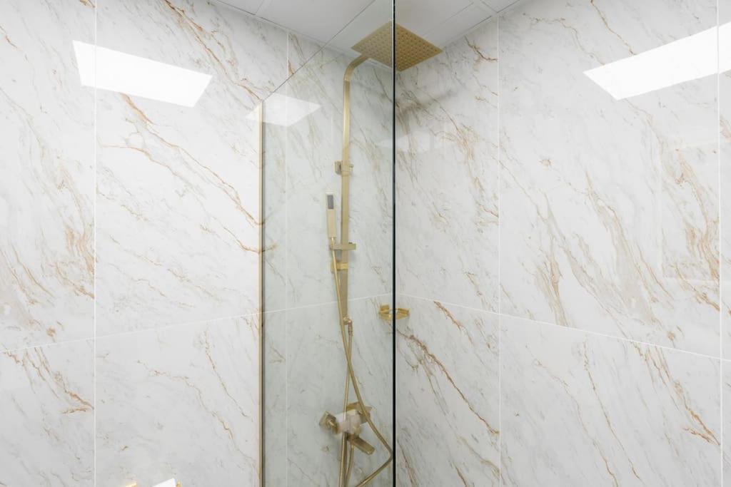 White Sage Stunning New In Marina Appartement