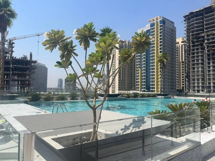 Elegante Vue Parc Et Piscine Au Coeur De Jvc Appartement Dubaï