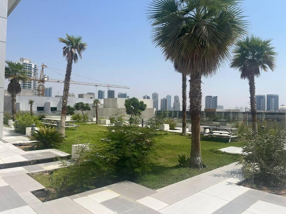 Elegante Vue Parc Et Piscine Au Coeur De Jvc Appartement