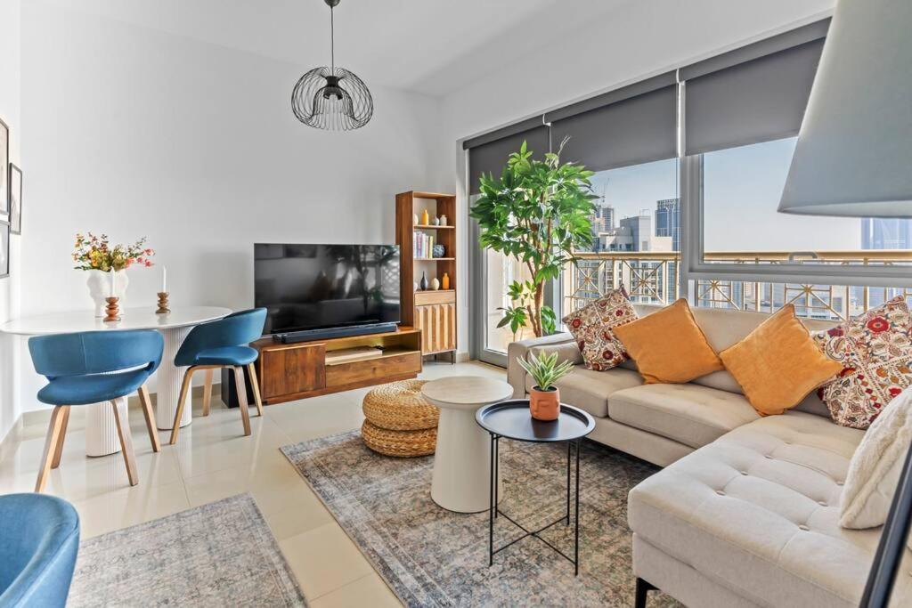 Stylish 1br With Iconic Burj And Fountain Views Dubái