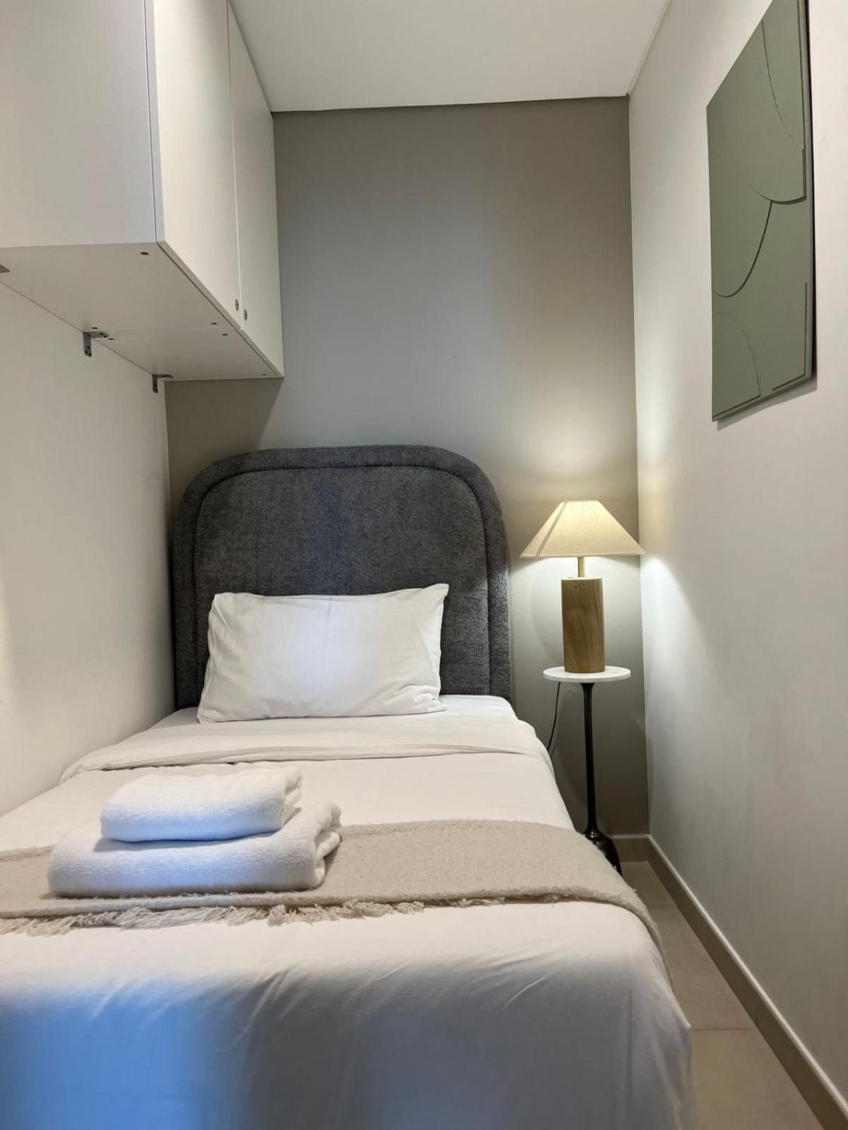 Apartamento 4br With Spacious Balcony & Stunning Burj Khalifa Views Dubái