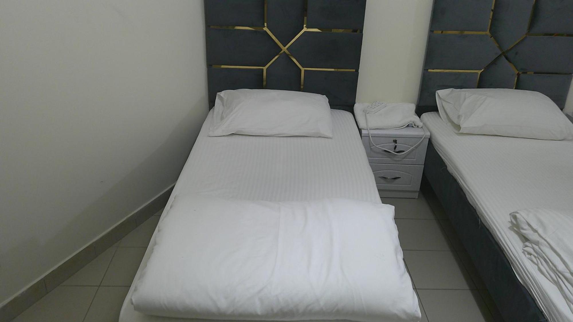 Comfortable Ensuite With Shared Kitchen