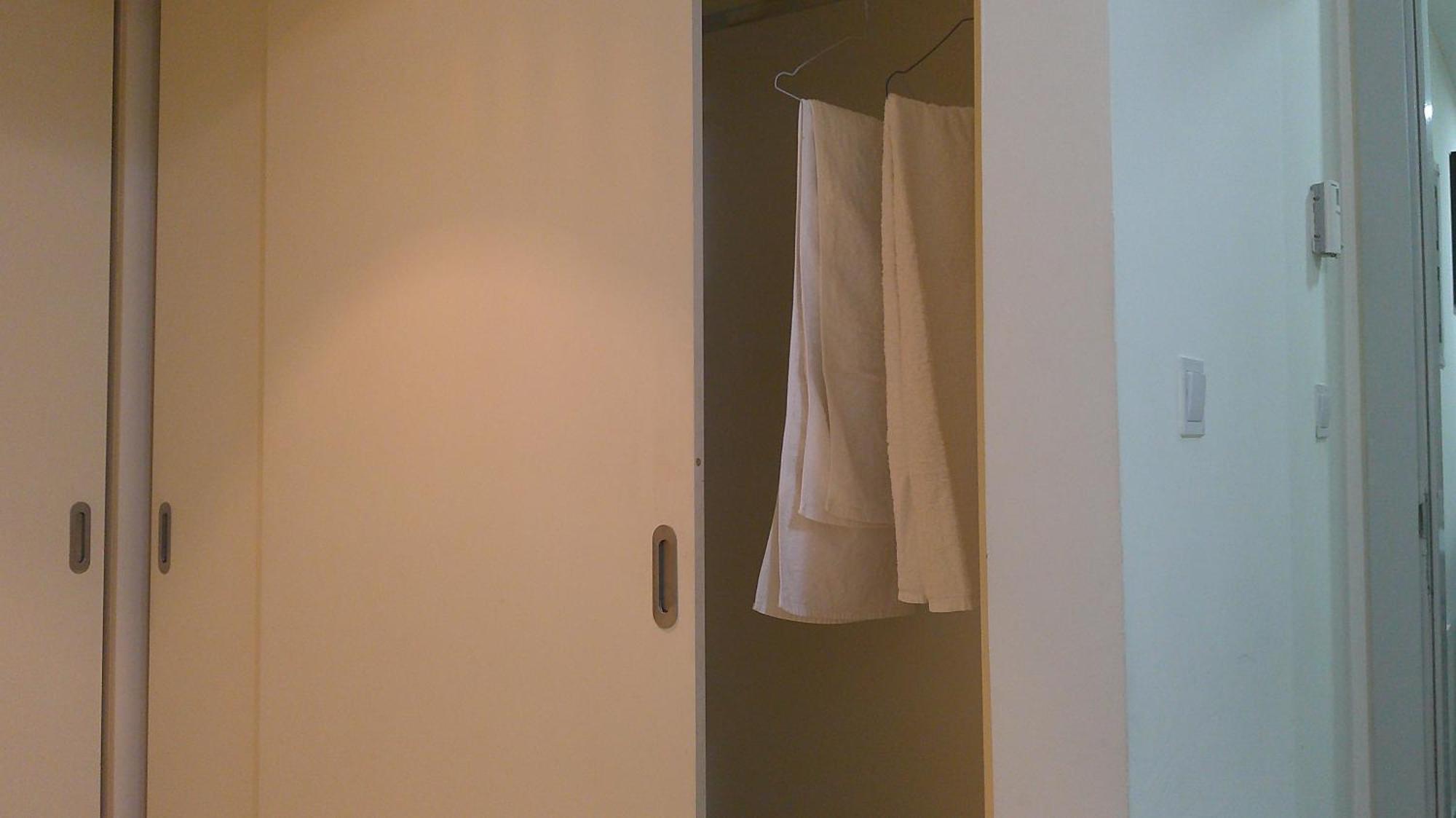 Comfortable Ensuite With Shared Kitchen