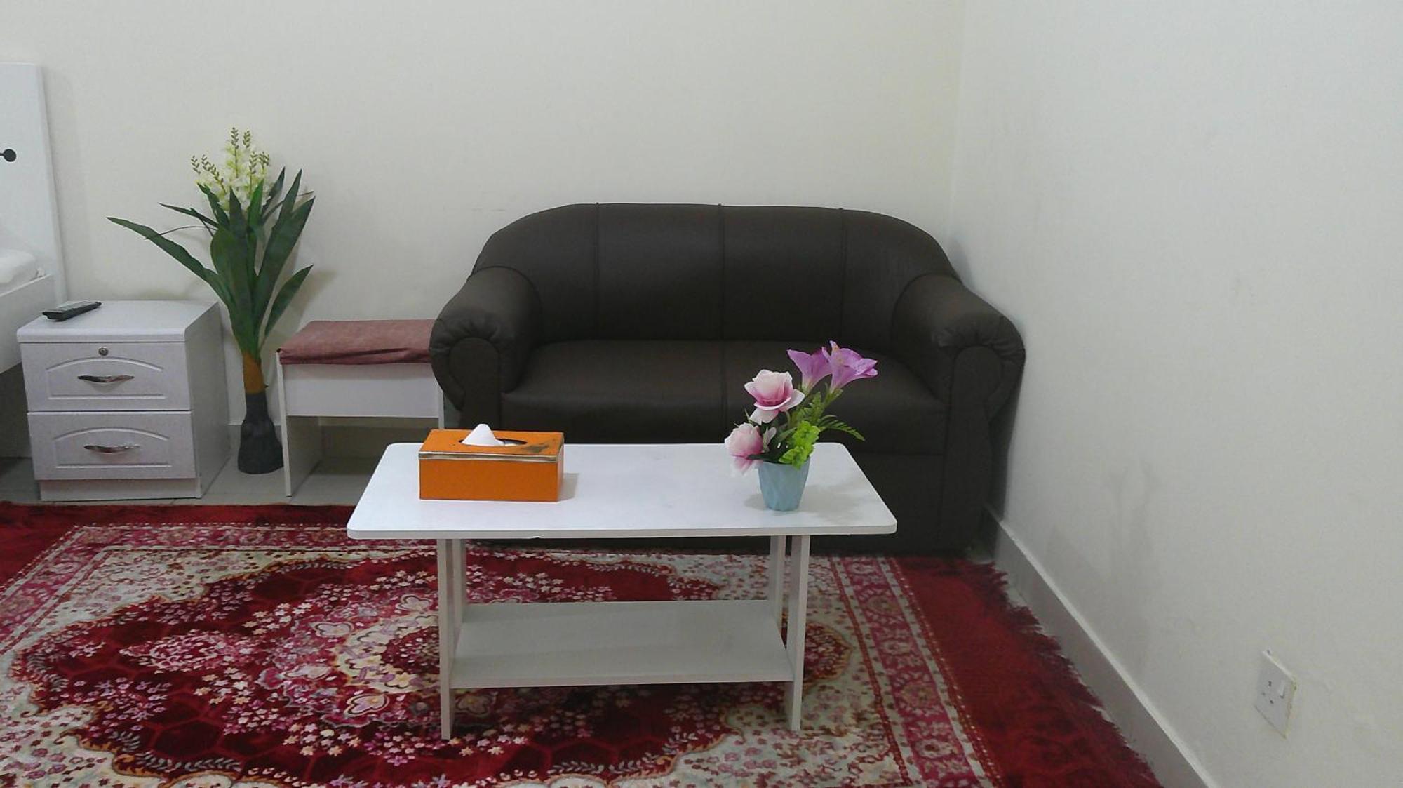 Comfortable Ensuite With Shared Kitchen