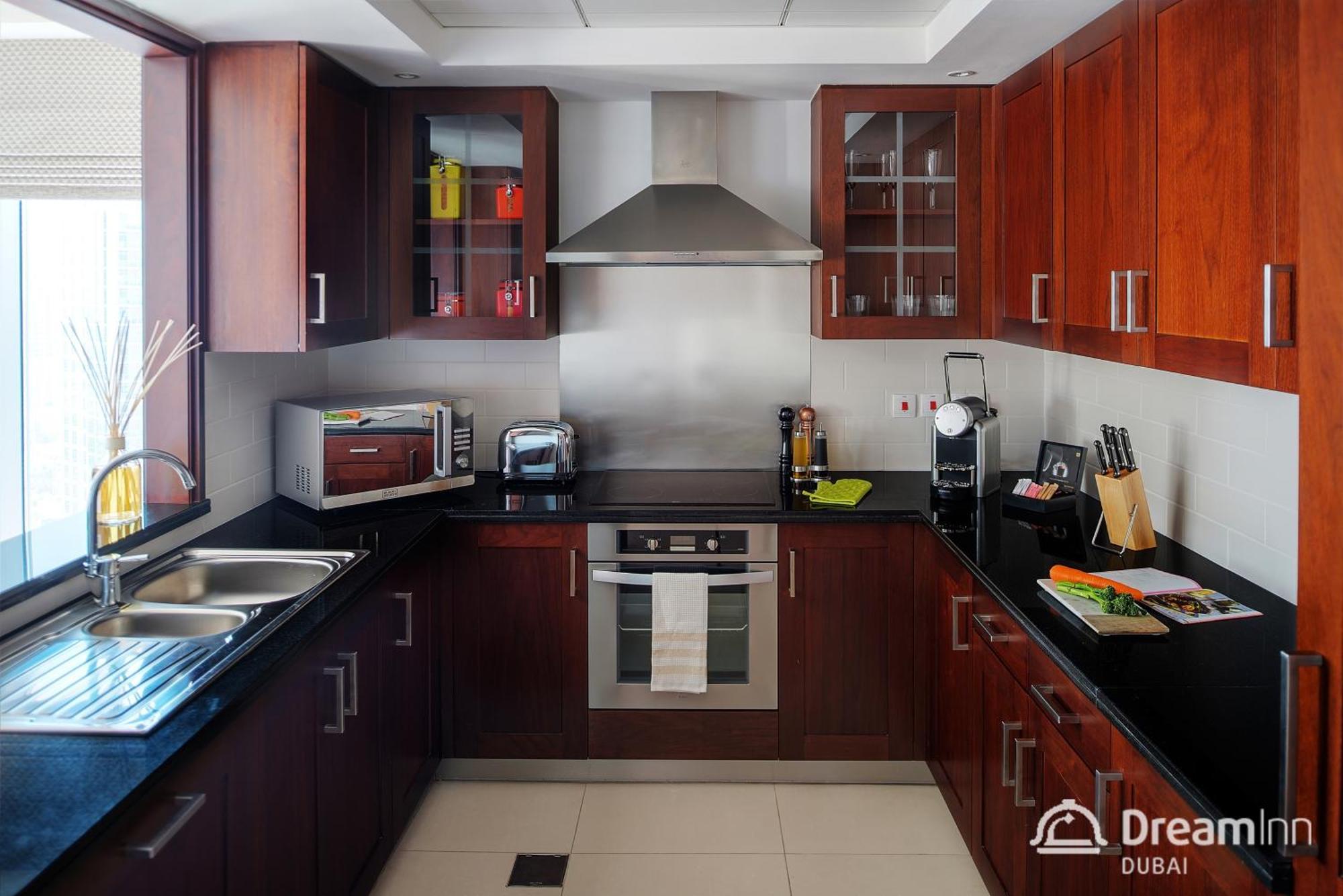 Dream - With Private Terrace, 29 Boulevard Downtown Apartment *
