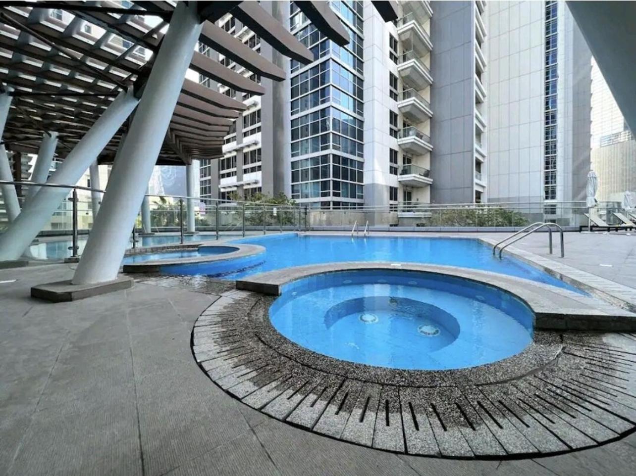 Stylish 1br With Customized Furniture
