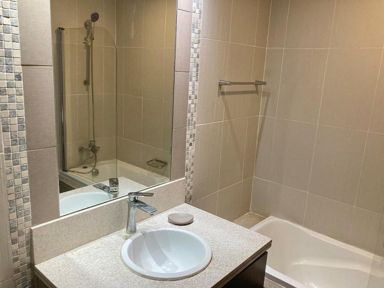 Stylish 1br With Customized Furniture *