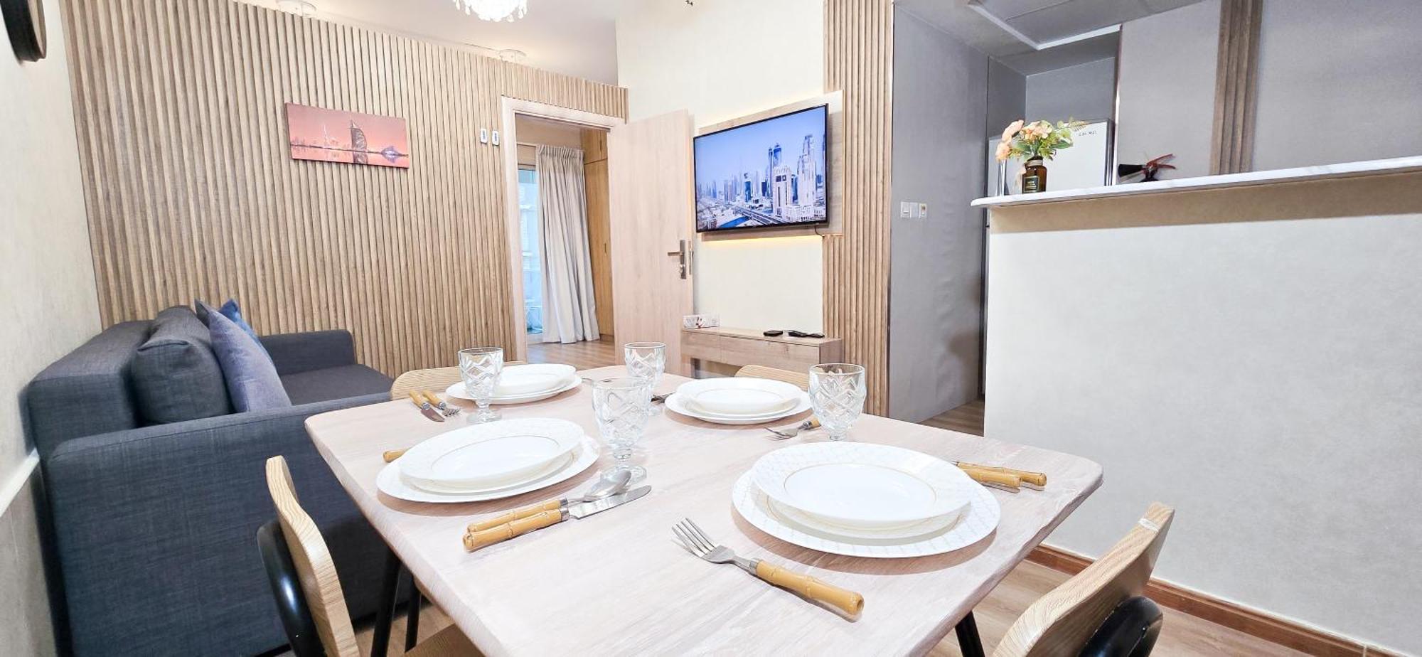 Apartemen Newly Renovated One Bed D2-1215 *