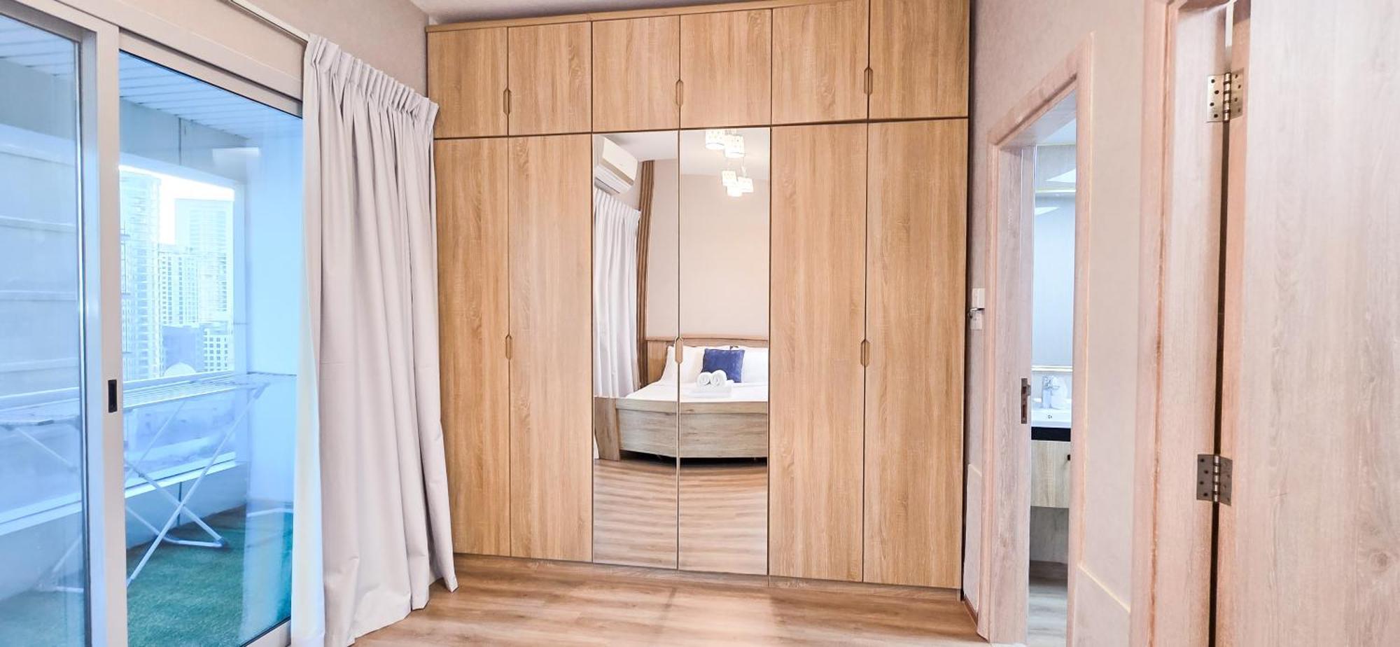 Apartemen Newly Renovated One Bed D2-1215 *