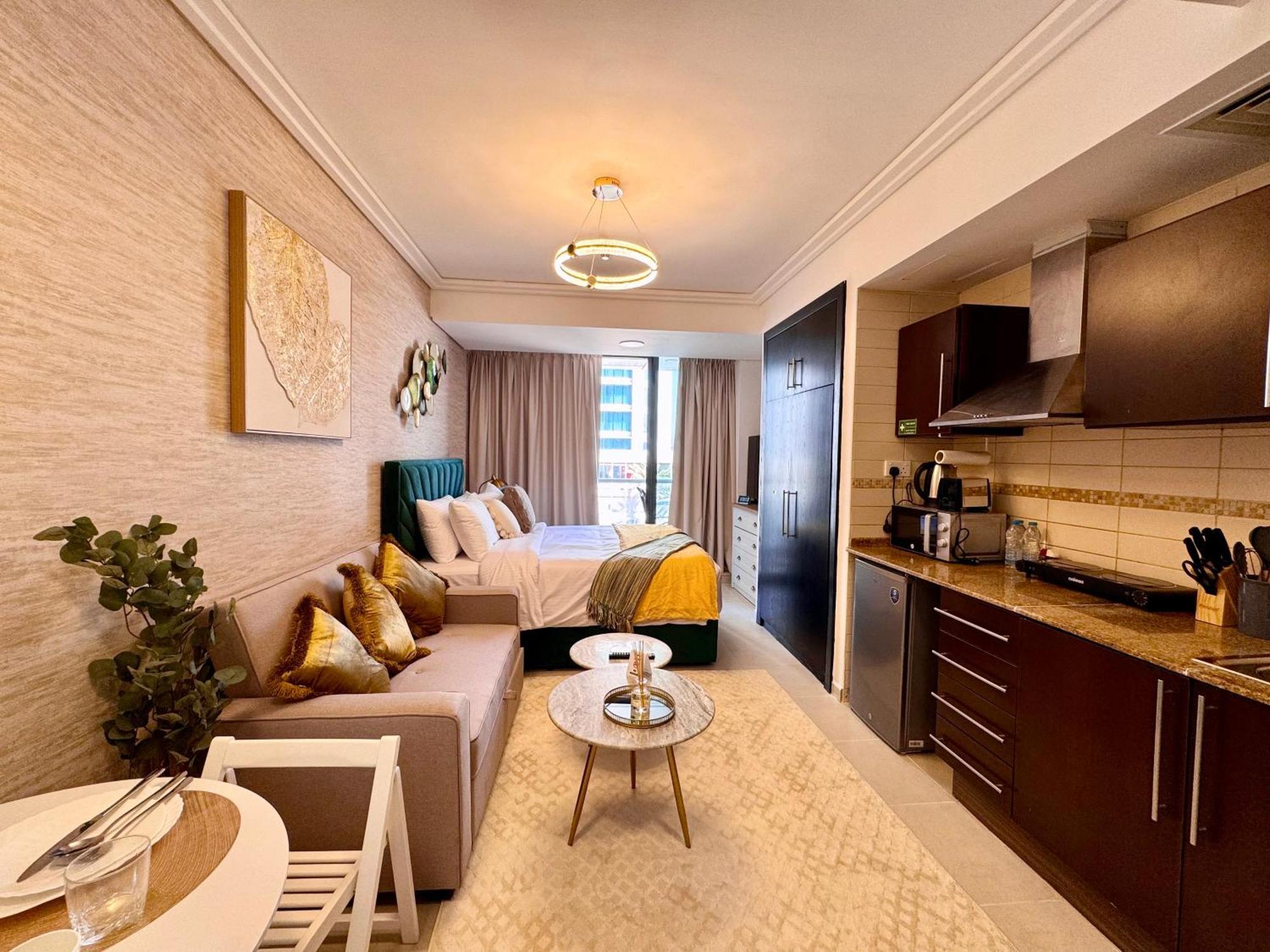 Cosmos Living Sleek And Stylish Gcv2 Apartment *