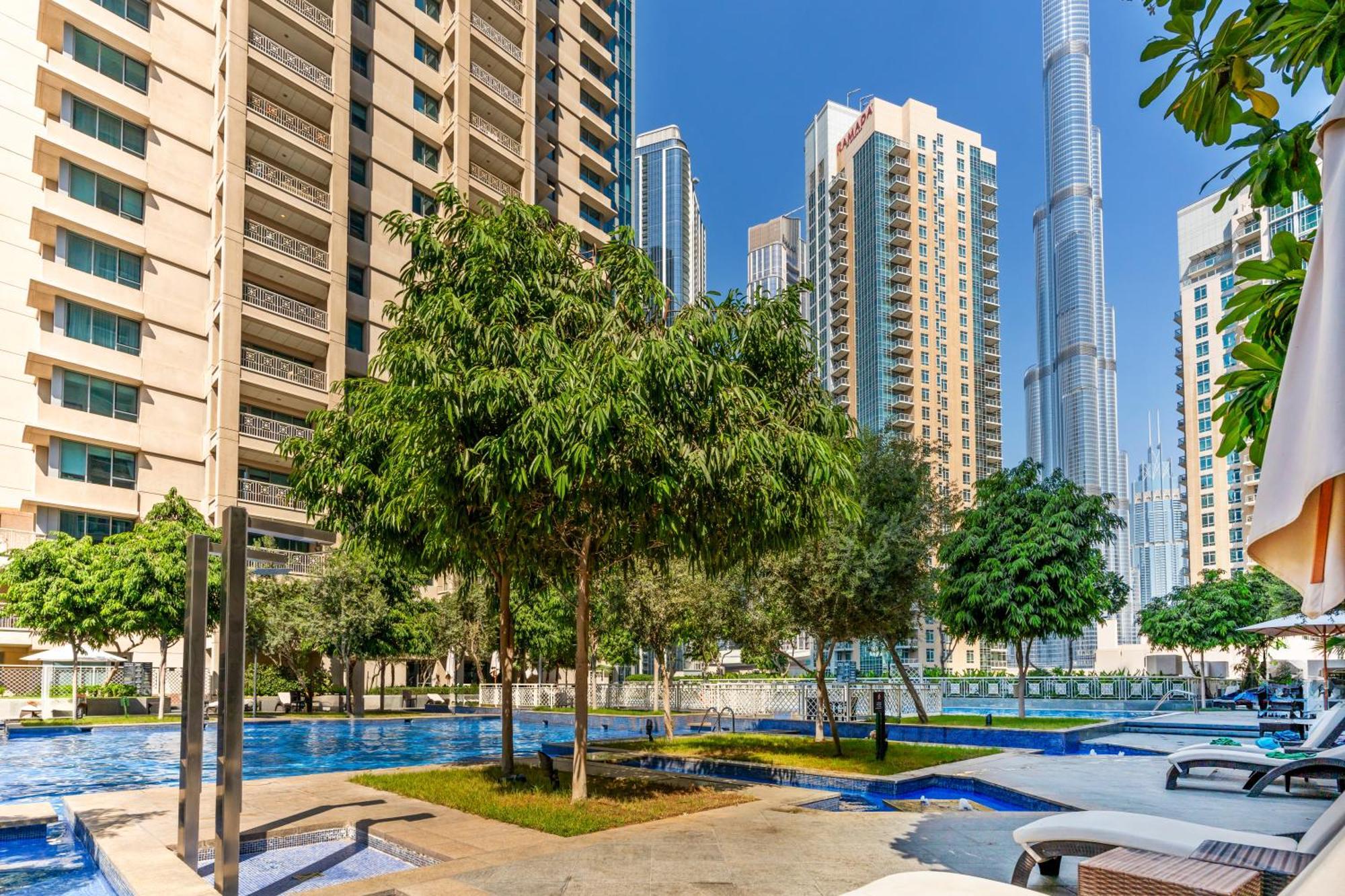 Stylish 1br With Iconic Burj And Fountain Views Apartamento *