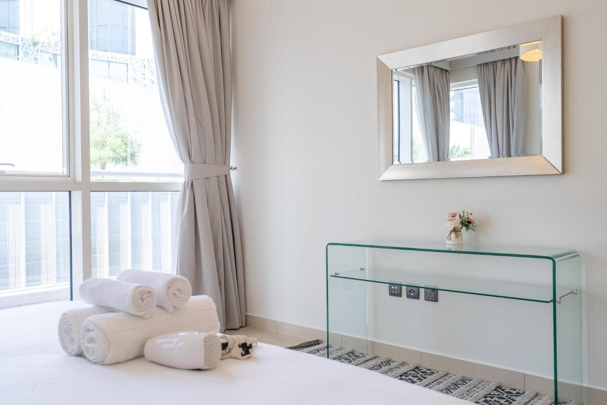 Prestigious 3-bedroom With Easy Access In Downtown * Dubai