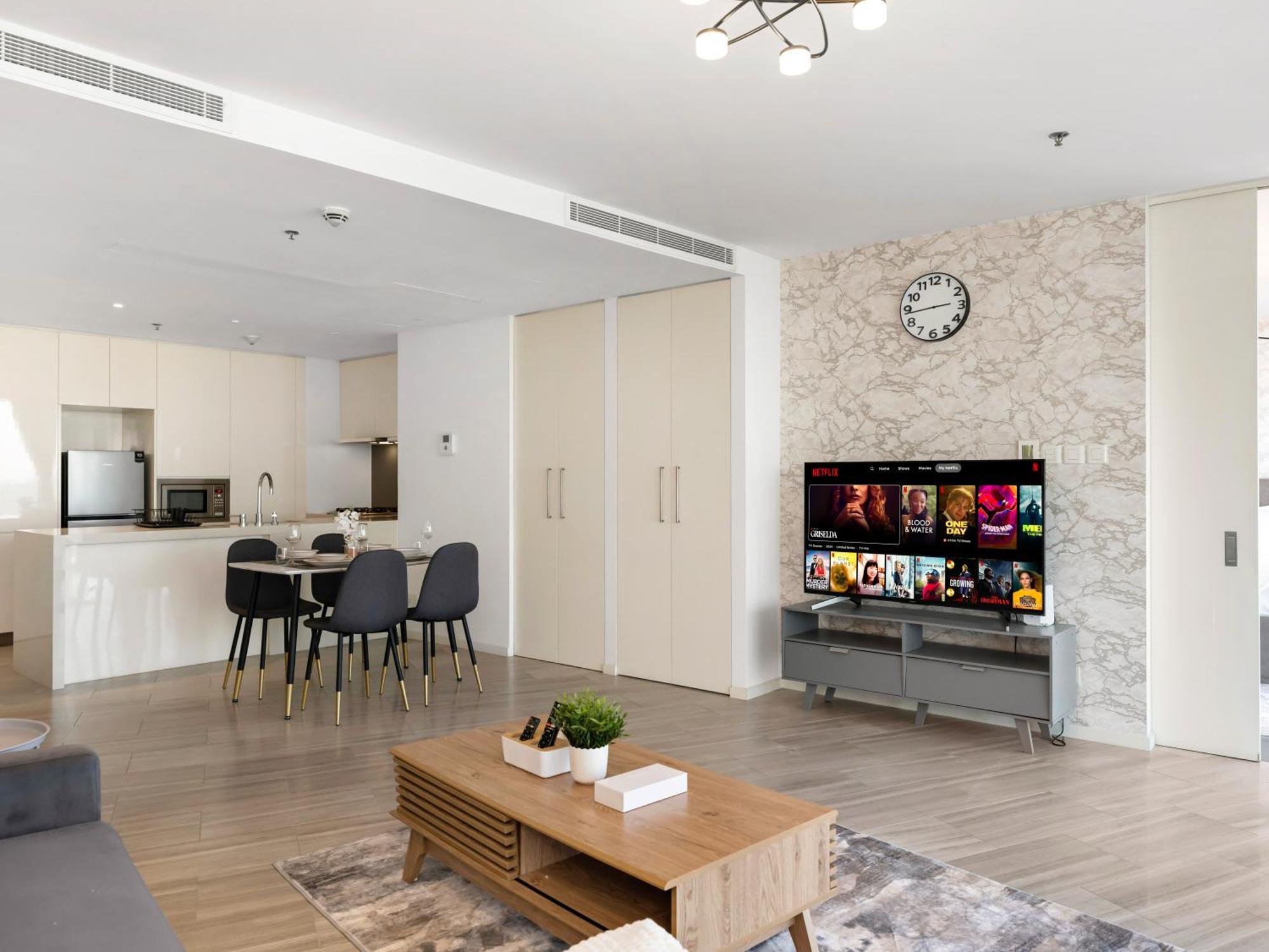 Apartment Luxurious 1bhk In D1 Tower With Stunning Creek Views, Close To Airport & Downtown Dubai