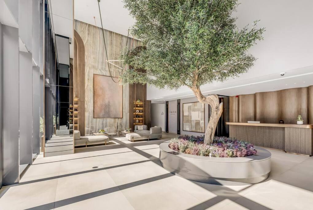 Waves - Spacious 1br With Balcony In Jvc * Dubaï