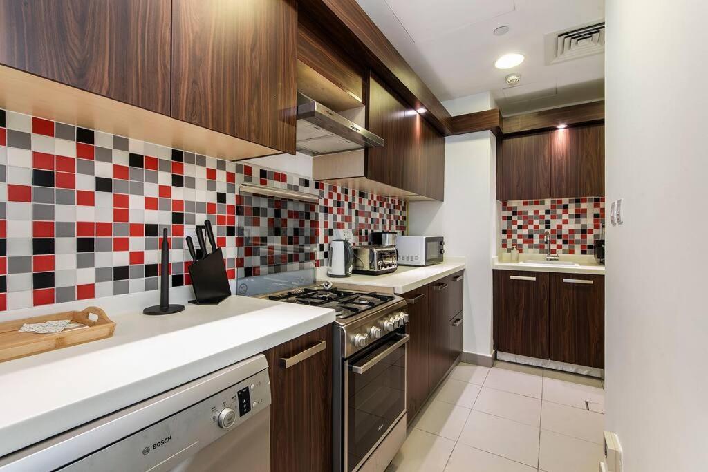 Free Netflix, Sea View, Private & Pool Appartement Dubaï