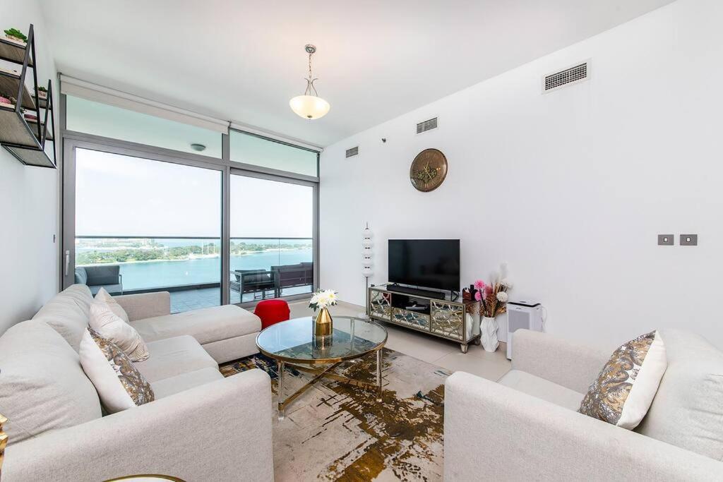 Free Netflix, Sea View, Private & Pool *