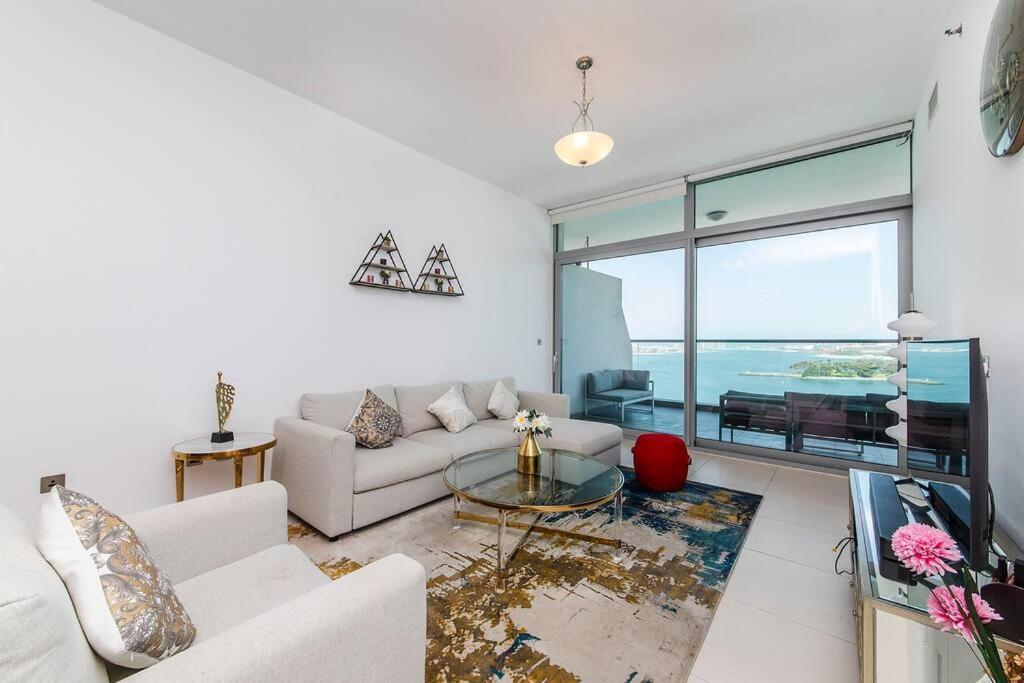 Free Netflix, Sea View, Private & Pool