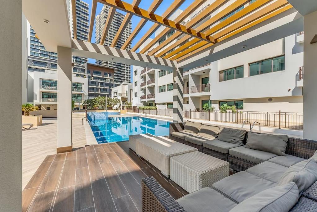 Waves - Comfortable 1br Getaway In Jvc With Park Views Appartamento *