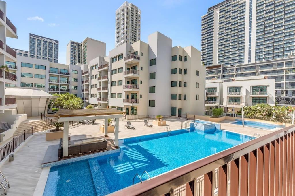 Waves - Comfortable 1br Getaway In Jvc With Park Views Appartamento