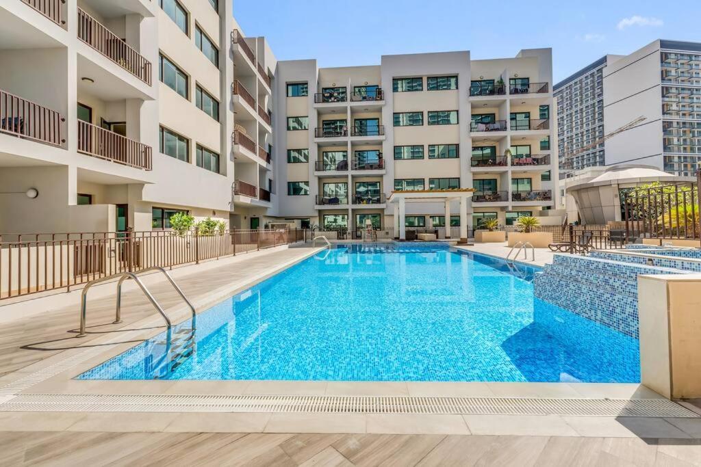 Appartamento Waves - Comfortable 1br Getaway In Jvc With Park Views *