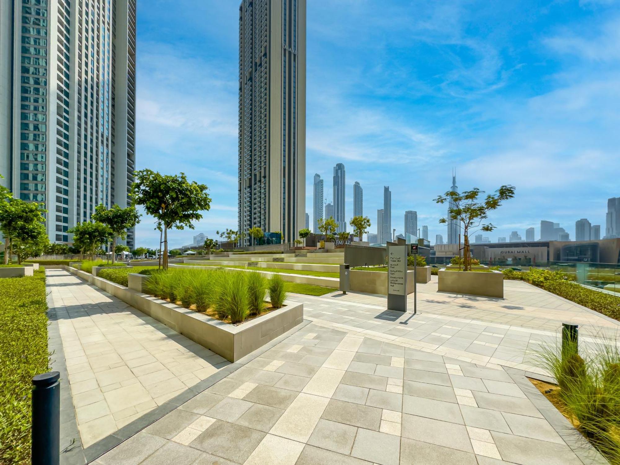 Al-fannan At Downtown Views 2 - Burj Khalifa View - Brand New Luxury 2 Bedroom Apartment *