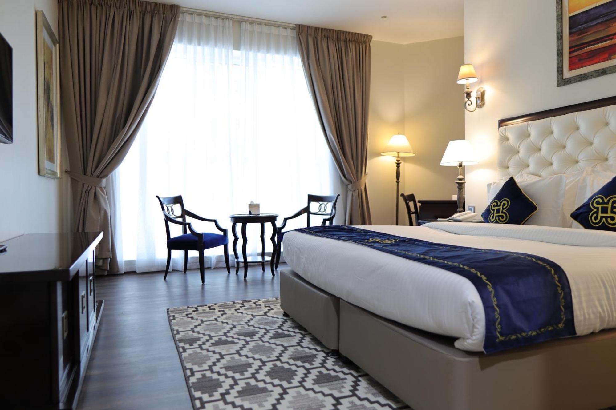 Seven Seas Hotel