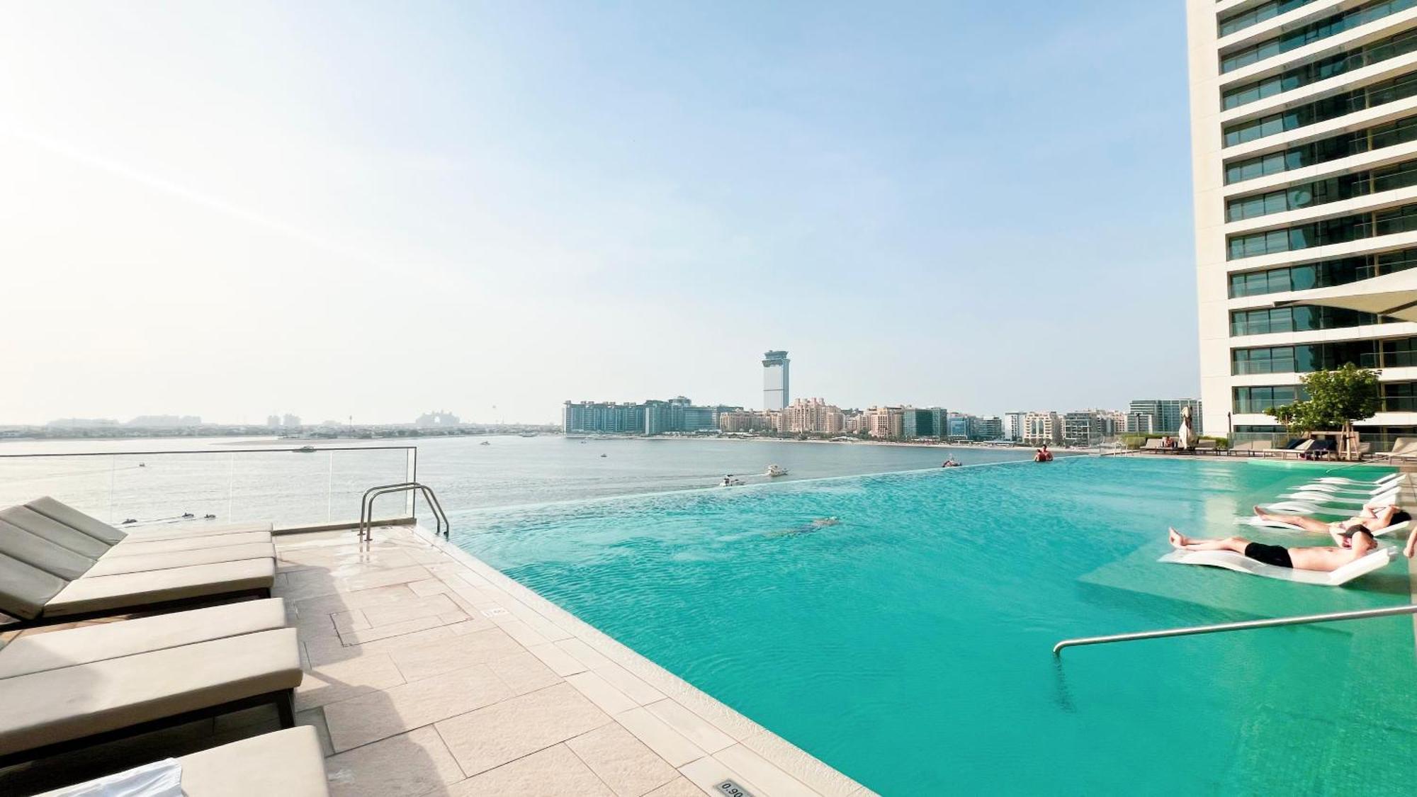 Lux Spacious 1 Bedroom - Beachfront And Seaview Appart hôtel *