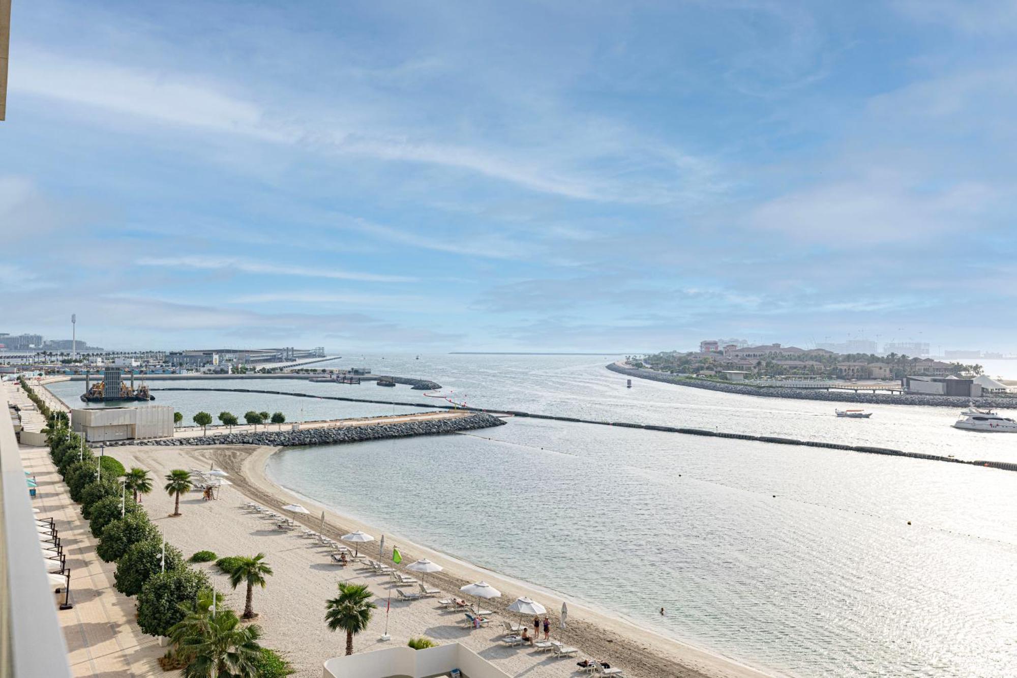 Appart hôtel Lux Spacious 1 Bedroom - Beachfront And Seaview