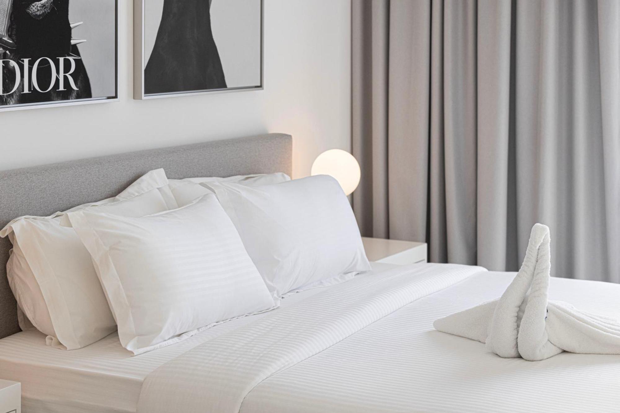 Appart hôtel Lux Spacious 1 Bedroom - Beachfront And Seaview *