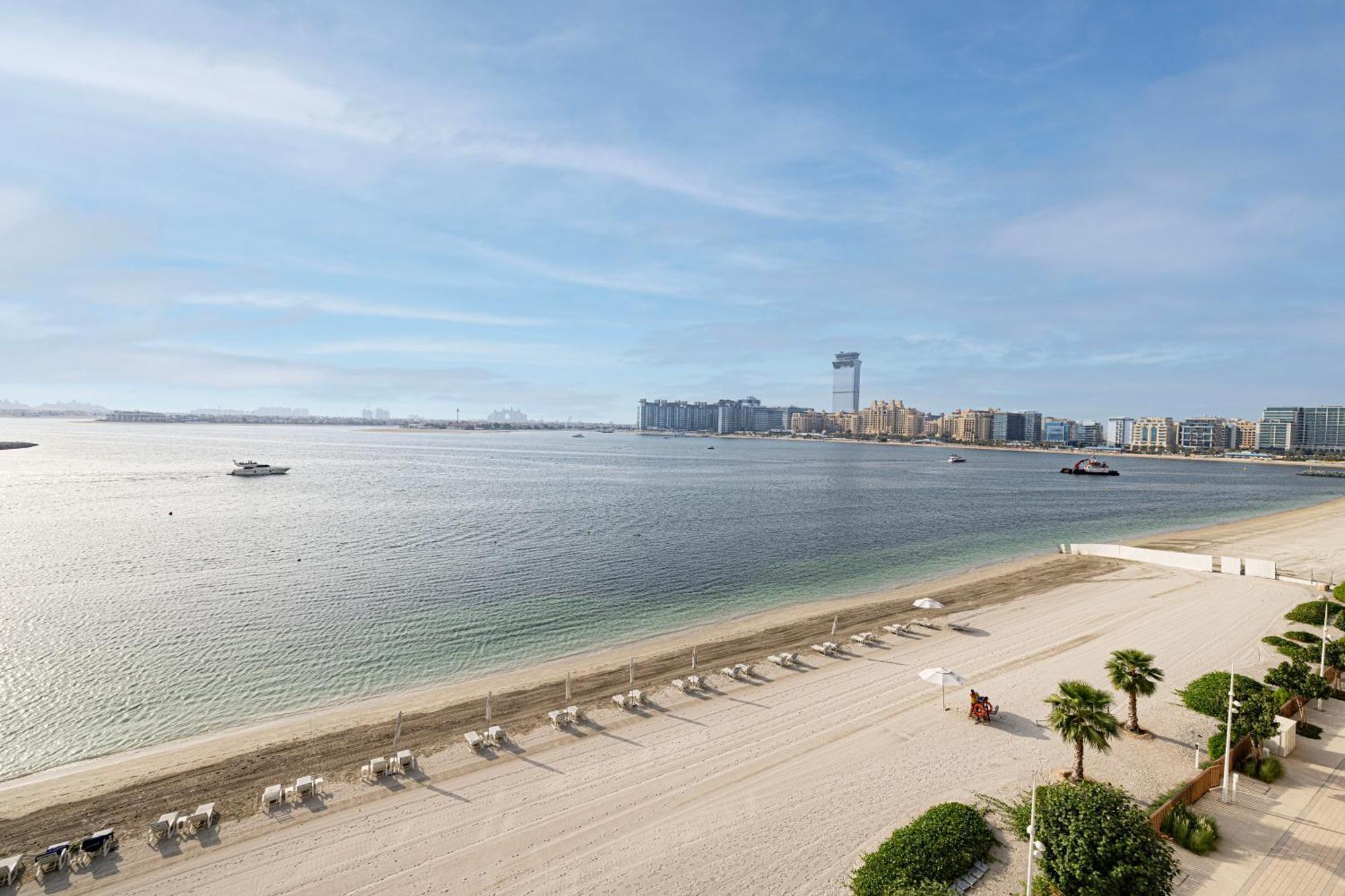 Appart hôtel Lux Spacious 1 Bedroom - Beachfront And Seaview *