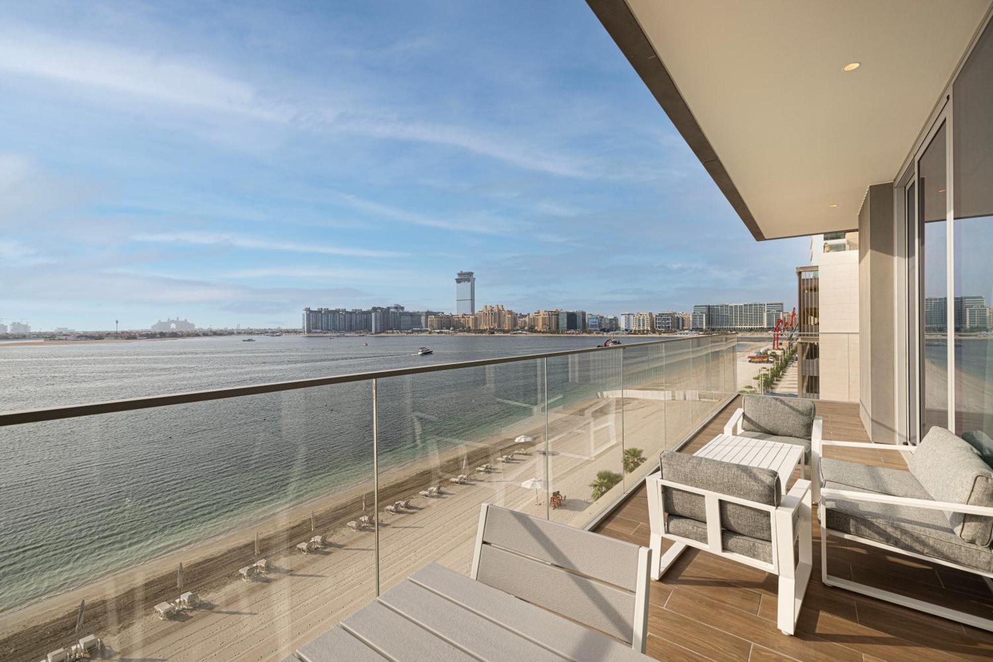 Appart hôtel Lux Spacious 1 Bedroom - Beachfront And Seaview