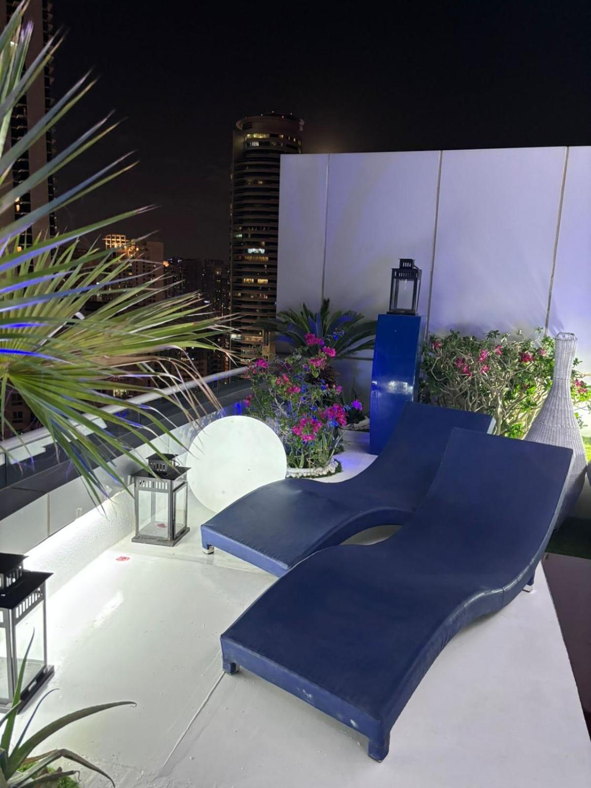 Pensión Guest In Vvip Penthouse With Terrace Full Sea View And Private Pool Due The Architecture Of The It S Not Avisable For Musli