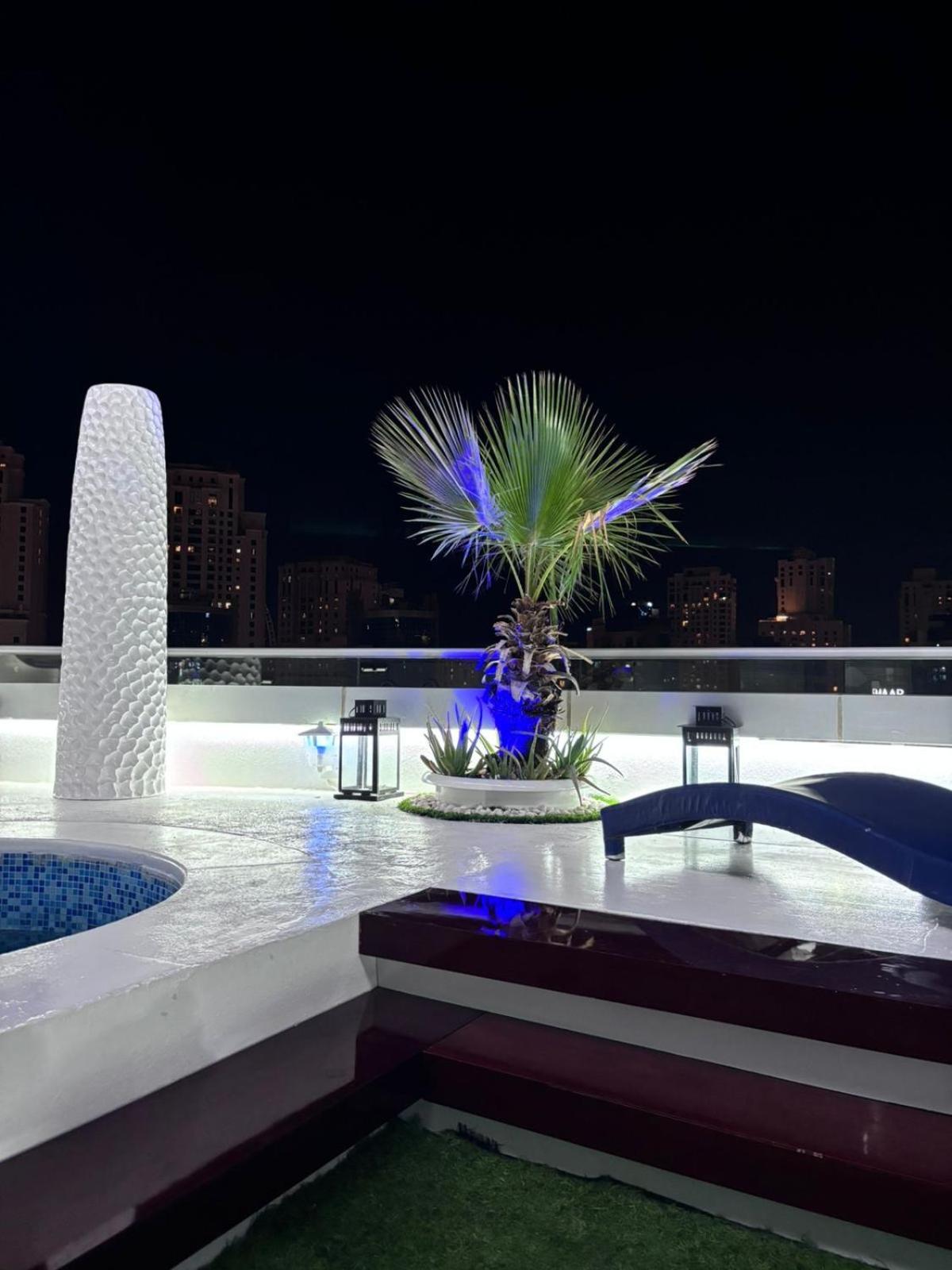 Guest In Vvip Penthouse With Terrace Full Sea View And Private Pool Due The Architecture Of The It S Not Avisable For Musli Maison d'hôtes *