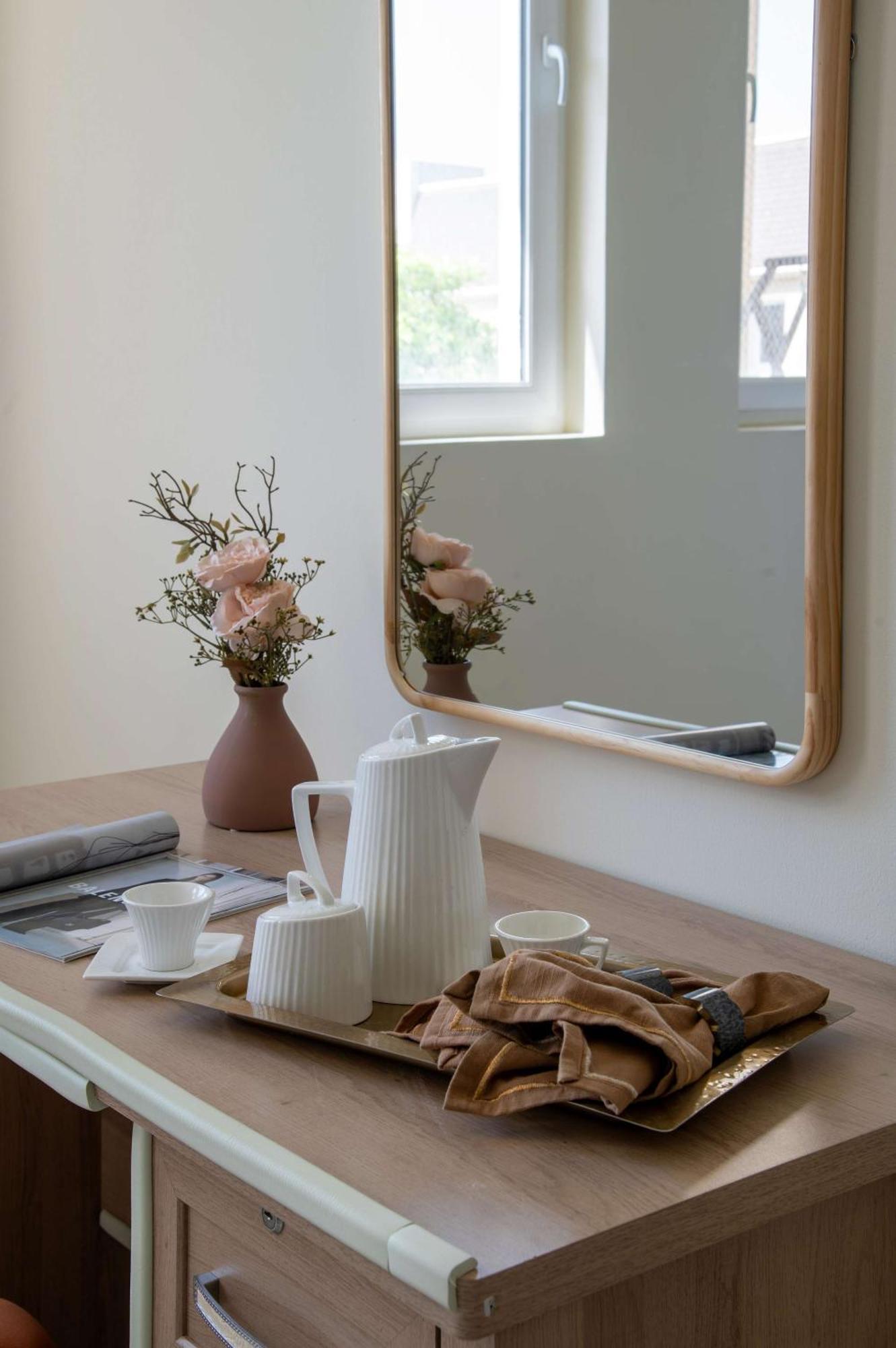 Frank Porter - Widcombe House 3 *