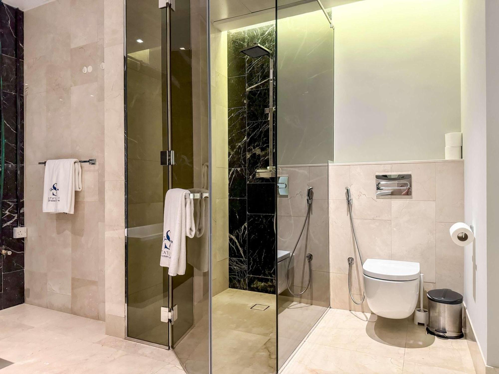 Appartement Homey Upgraded 1bdr Th8 W Access Dubaï