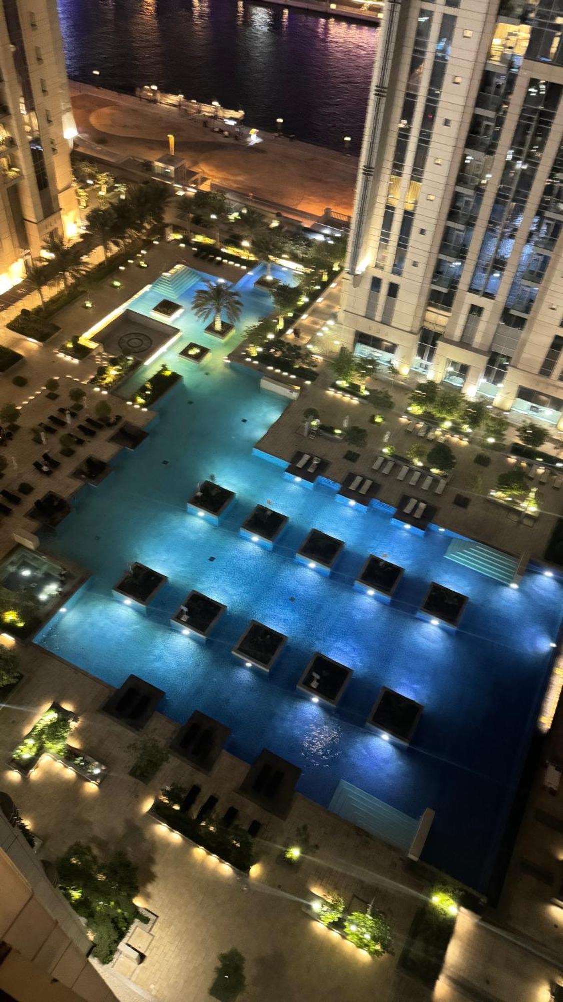 Amazing 1 Bedroom - Downtown Dubai, Canal & Burj Views Apartamento Dubái