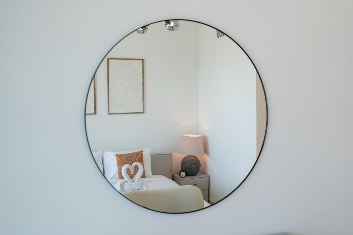 Elegant 2-bedroom With Comfy Living Area In Downtown * Dubaï