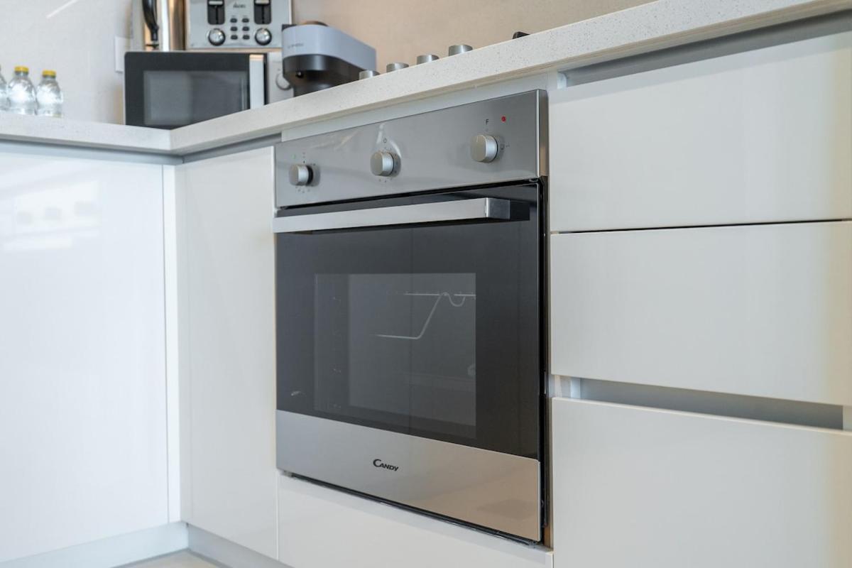 Elegant 2-bedroom With Comfy Living Area In Downtown Appartement *