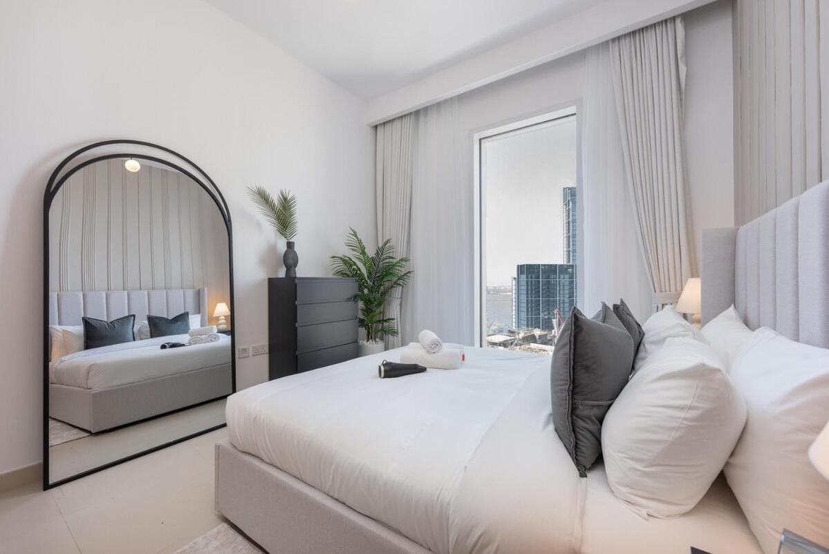 Captivating 1br In Creek Harbour Appartement