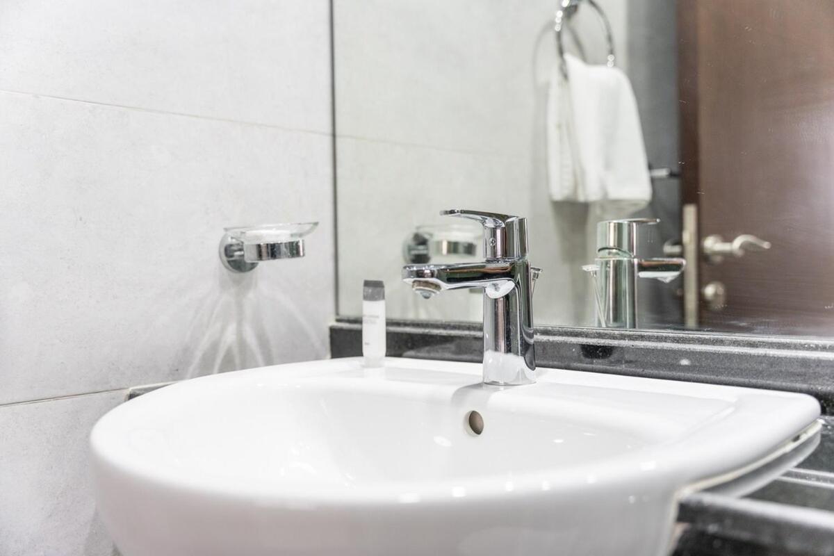 Elegant 2-bedroom With Modern Kitchenette In Jvc Appartement *