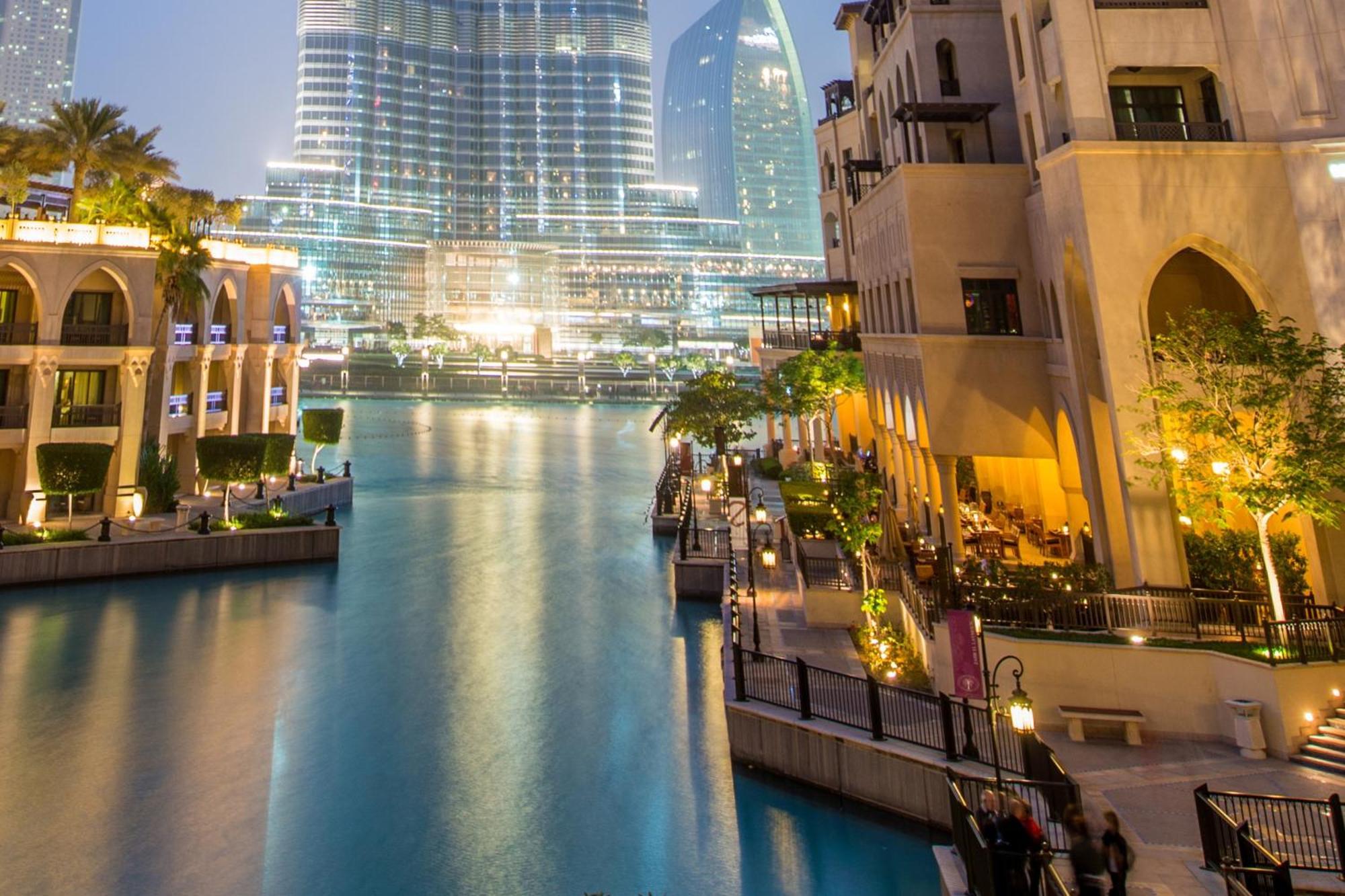 Lux Escape, Burj Crown Opera View, Near Mall