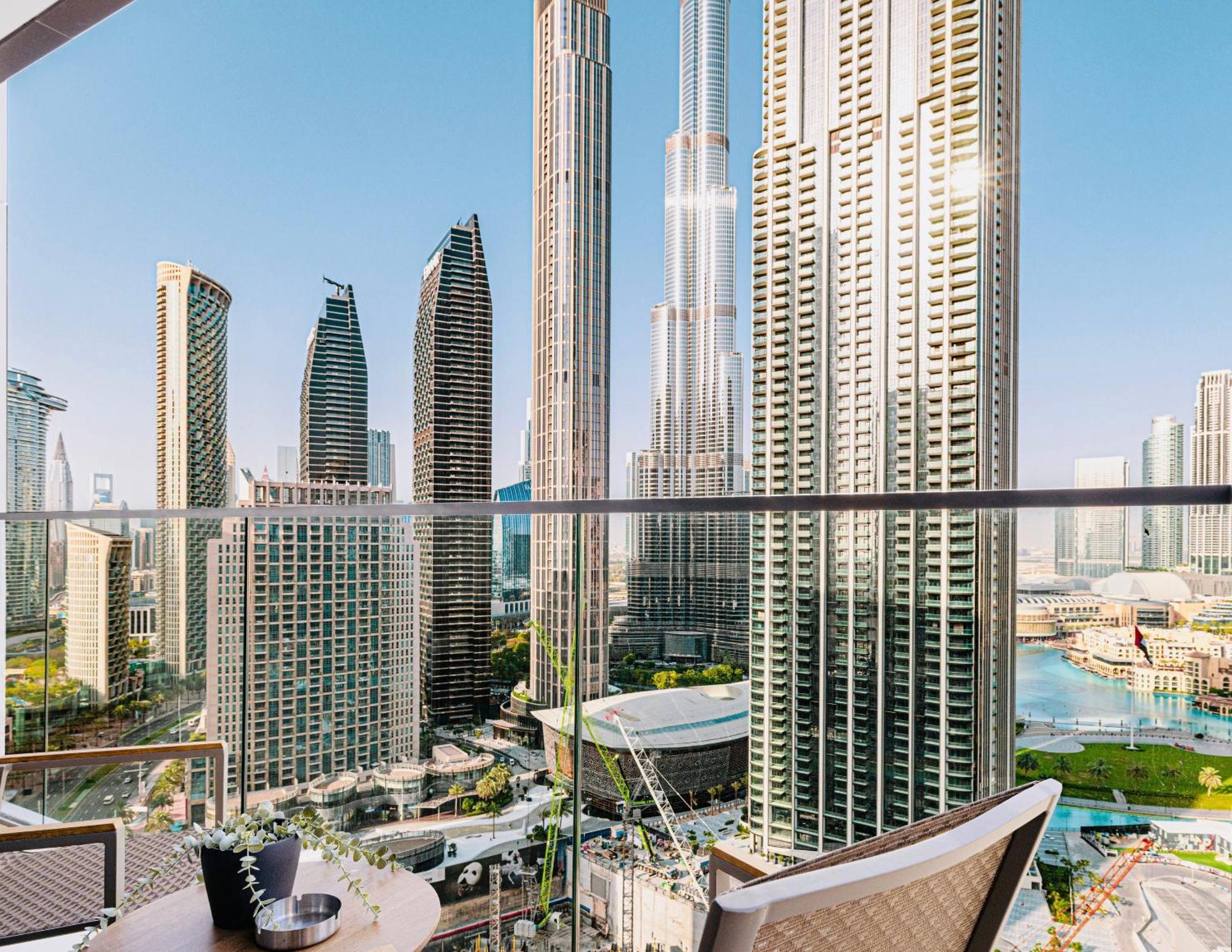 Lägenhet Lux Escape, Burj Crown Opera View, Near Mall
