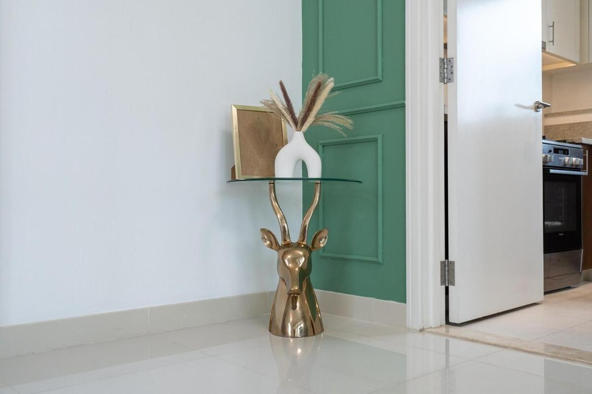 Glamorous 2-bedroom Retreat In Blvd Crescent Near Mall Dubaï