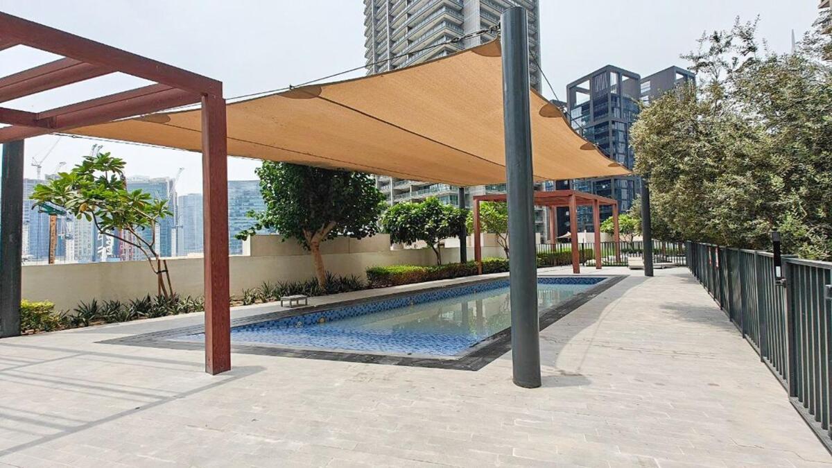 Glamorous 2-bedroom Retreat In Blvd Crescent Near Mall Appartement