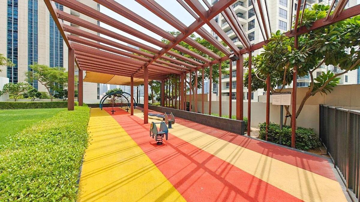 Glamorous 2-bedroom Retreat In Blvd Crescent Near Mall Appartement *