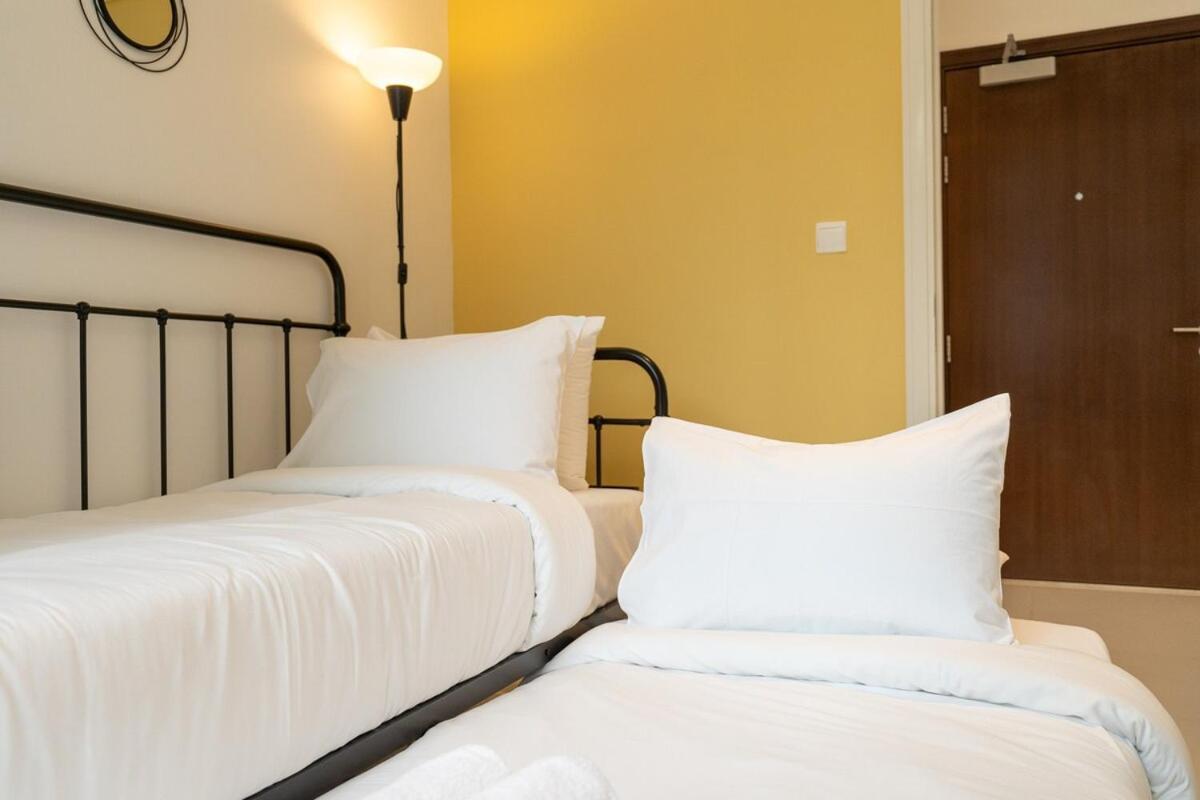 Glamorous 2-bedroom Retreat In Blvd Crescent Near Mall Dubaï