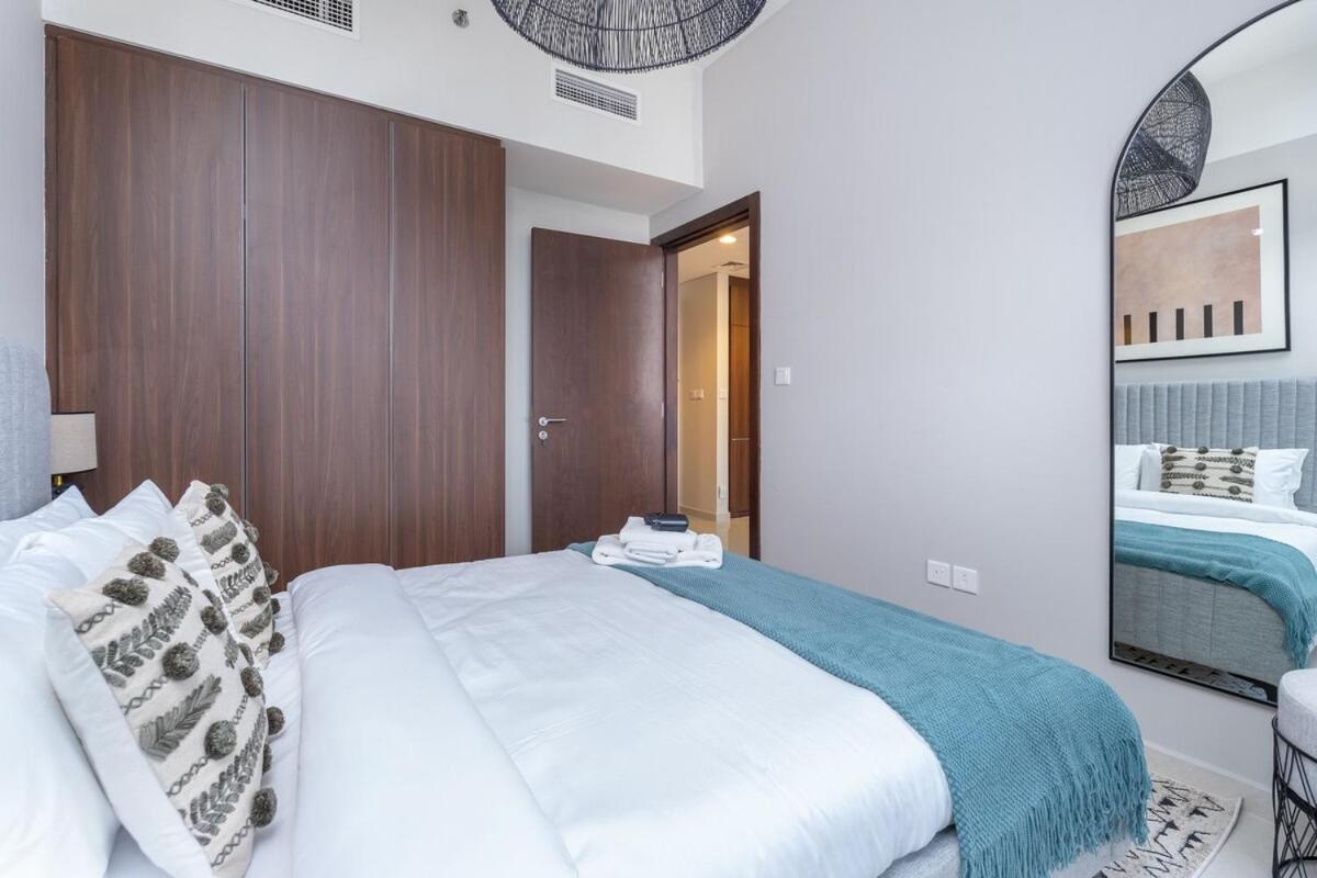 Awesome 1-bedroom With Burj Views At Vera Tower In Business Bay Dubaï
