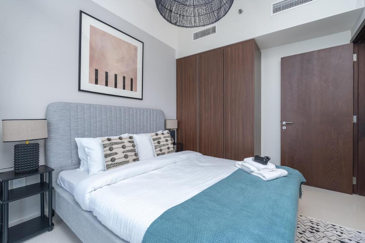 Awesome 1-bedroom With Burj Views At Vera Tower In Business Bay * Dubaï